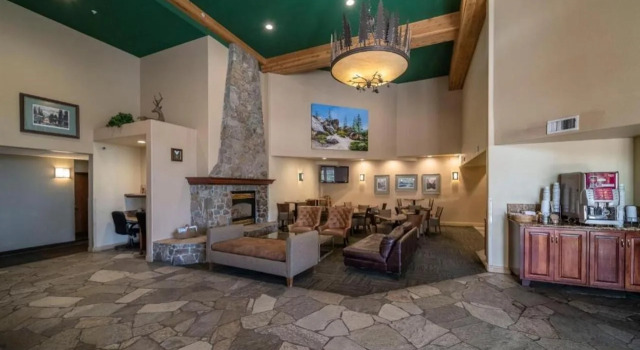Truckee Donner Lodge, Забронировать Отель Траки Скво-Вэлли
