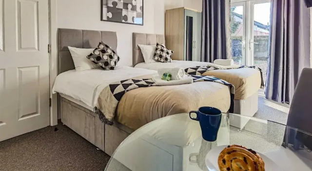 4BR Contractor Accommodation w 4 Bathroom