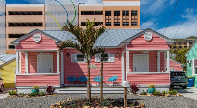 Frenchy's S On East Shore 486 3 Bedroom Home by Redawning, Забронировать Дом для отпуска Отели Клируотер-Бич с парковкой, Парковка