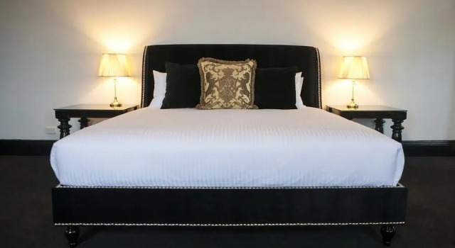 Номер Deluxe The Royal Hotel