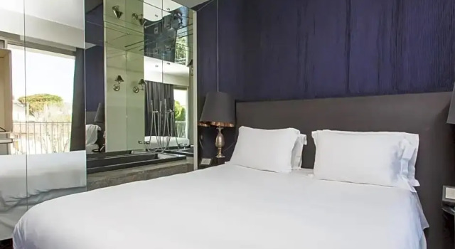 Двухместный номер Deluxe с частичным видом на море LHotel