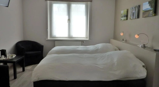 B&B Amaryllis Zonnebeke / Ieper / Ypres, Rezerwuj Bed and Breakfast Hotele w Bruksela z parkingiem, Parking