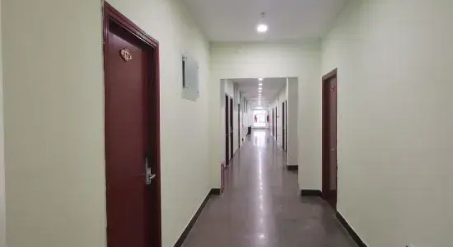 Jinhaima Hostel, Rezerwuj Hostel Hotele w Shenzhen z parkingiem, Parking