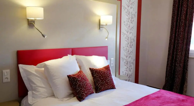Номер Privilege Hotel Restaurant SPA "Le Relais Des Moines - Logis Hôtels Restaurants"