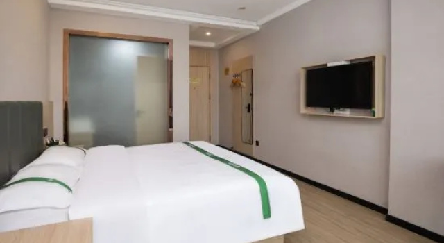 Двухместный номер Standard GreenTree Inn AnHui WuHu WuWei ChaoWu XiMen Express Hotel