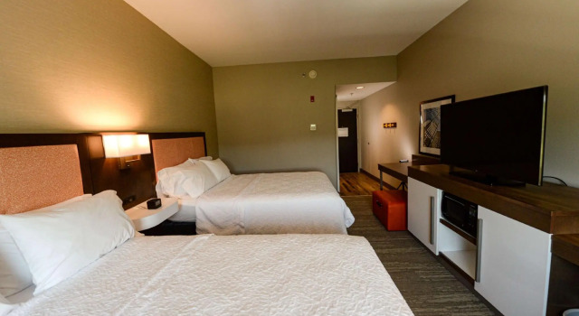 Четырёхместный номер Standard Hampton Inn & Suites Lenoir, NC