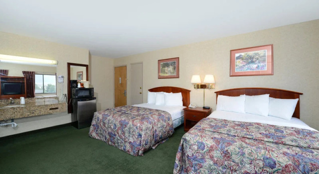 Americas Best Value Inn and Suites Estes Park, Забронировать Отель Отели Эстес-Парк с парковкой, рядом с Lake Estes, Парковка