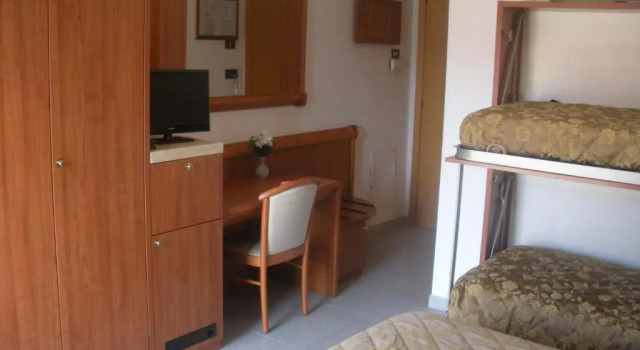 Четырёхместный номер Standard с балконом Hotel Giada