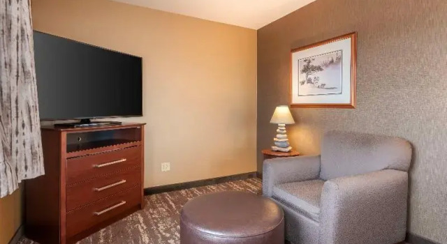 Двухместный номер Standard с балконом и с красивым видом из окна Best Western Plus Superior Inn & Suites
