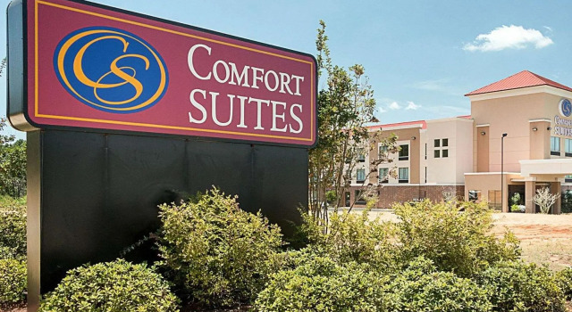 Кровать в общем номере Comfort Suites Natchitoches