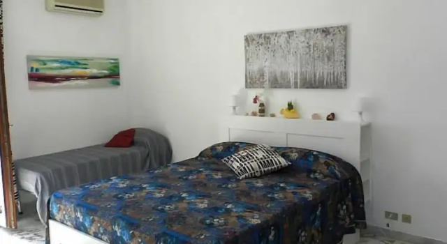 Четырёхместный номер Standard с балконом и с видом на город B&B Anter