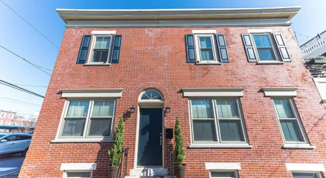 Fire Pit -Roof Deck- Parking -Penn-CHOP-Sleeps 7