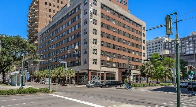 Modern 2BR 2BATH near French Quarter, Забронировать Отель Французский квартал Новый Орлеан, рядом с Казино Harrah's New Orleans