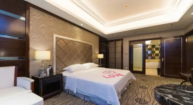 Люкс Deluxe Country Garden Phoenix Hotel YangShan
