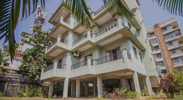 OYO 11351 Home 4BHK Miramar Beach, Varaa Hotelli Verem Pohjois-Goa