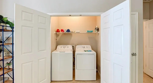 The Lah De Dah Sh302 2 Bedroom Condo by Redawning
