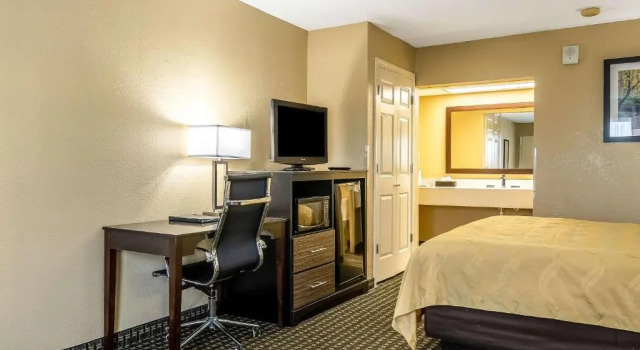 Номер Standard Quality Inn Perry - National Fairgrounds Area