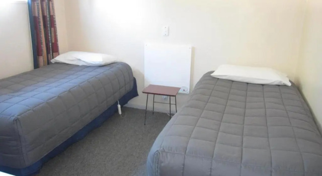 Апартаменты Cromwell Motel