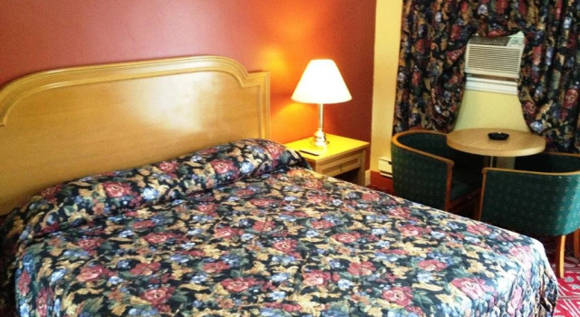 Parkway Motel