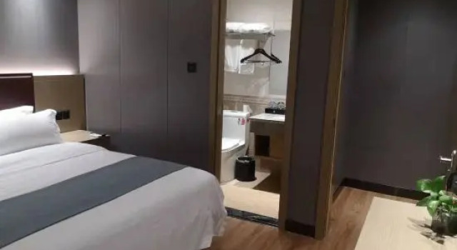 Люкс GreenTree Express Inn (Jiaxing Nanxi West Road)