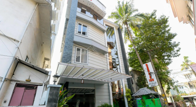 OYO 7077 Reegate Inn, Забронировать Отель Отели Коччи 3 звезды, 3*