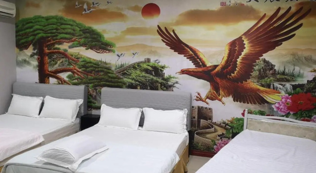 Семейный номер Deluxe Home Inn Hotel