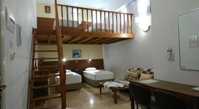 Четырёхместный номер Standard Eleni Rooms