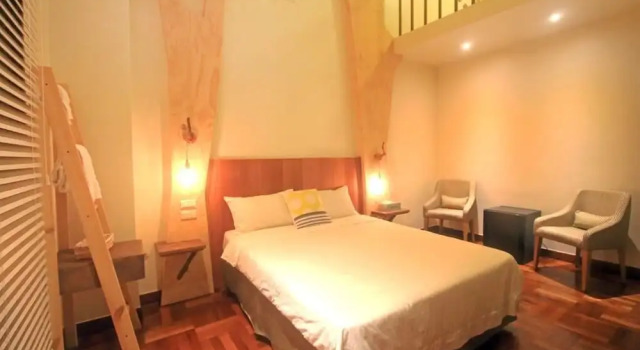 Standard Quadruple room with balcony Maple Spring B&B