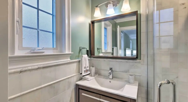 Апартаменты 25 Mi to Nyc: Walkable Long Island Apt w/ Balcony