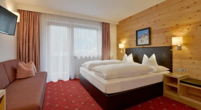 Двухместный номер Standard с балконом Hotel Tipotsch