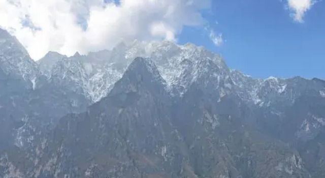 Yunlu Mountain Residence, Buchen Sie Hotel Shangri-La Yunnan