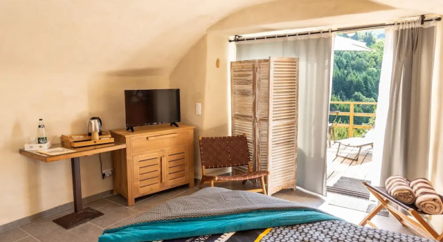 La Calade, Book Pension Hoteller i Rhône-Alps med parkering, Parkering