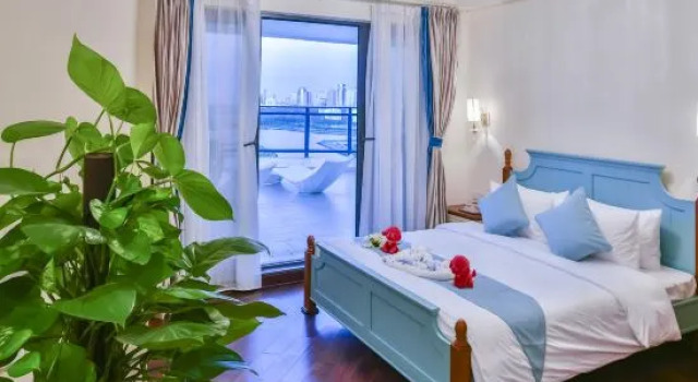 Люкс с 2 комнатами с балконом и с видом на море Evergrande Garden Apartment Hotel Haikou Bay