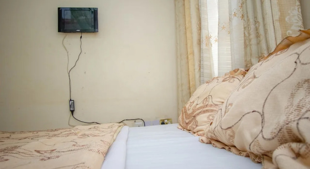 Standard double chambre avec balcon Kings Hotel Kabale