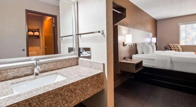 Люкс SureStay Plus Hotel by Best Western Kearney