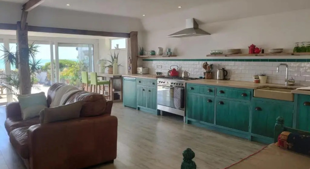 Бунгало Ocean Front Beach House with Direct Beach Access and Breath Taking Views