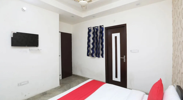 Happy Stay by OYO Rooms, Забронировать Отель Отели Шахдара 3 звезды, 3*