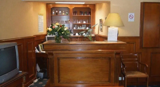 Hotel Courtonne, Забронировать Отель Кан 