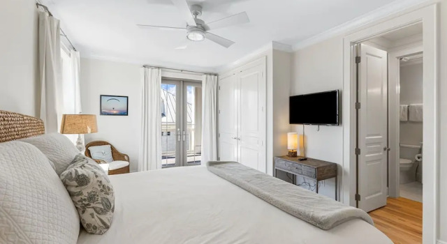 Beach Views, Private Pool, Recently Remodeled - Steps To The Beach! 7 Bedroom Home by RedAwning, Boek Vakantiehuis Santa Rosa Beach Emerald Coast
