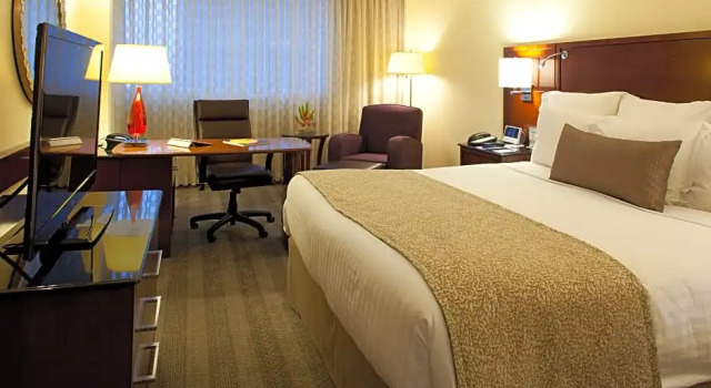 Гостевой номер Executive lounge access Mexico City Marriott Reforma Hotel