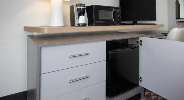 Четырёхместный номер Executive Holiday Inn Hasbrouck Heights-Meadowlands by IHG