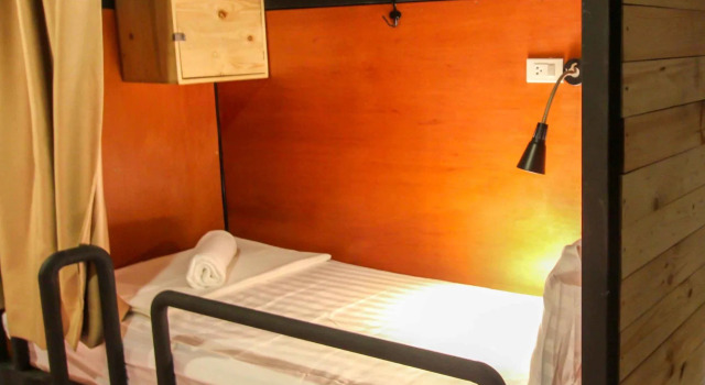 Thonglor Travellers Hostel & Cafe