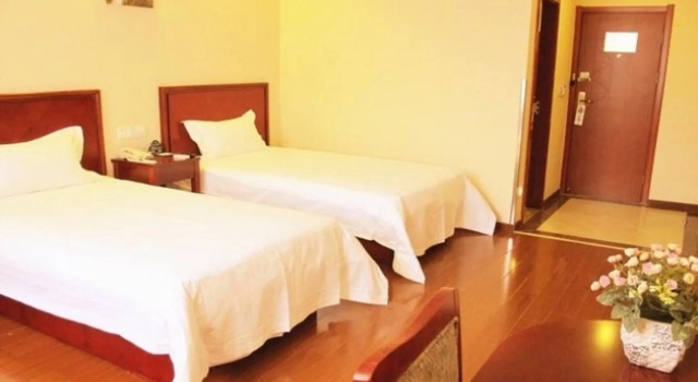 GreenTree Inn Langfang Sanhe South Yingbin Road Express Hotel, Book Hotel Sanhe Hebei