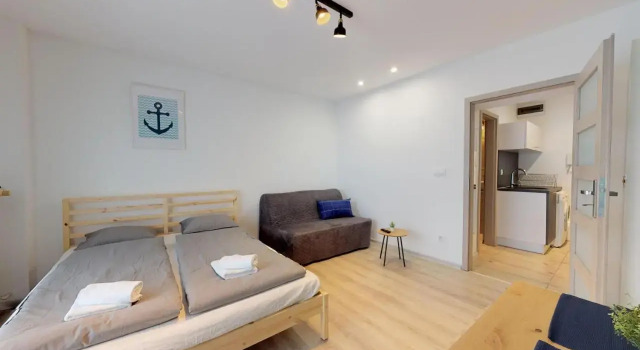Nautical Studio - Steps from Main Bus Station, Забронировать Отель Отели Братиславы с парковкой, рядом с Старый мост, Парковка