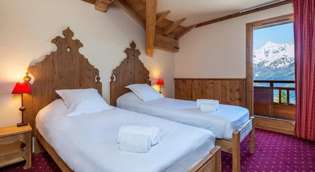 Chalet Le Refuge, Boek Chalet Montvalezan Rhone-Alpen., in de buurt van Eucherts Express-skilift