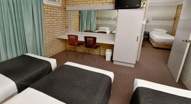 Семейный номер Standard Burke and Wills Motor Inn