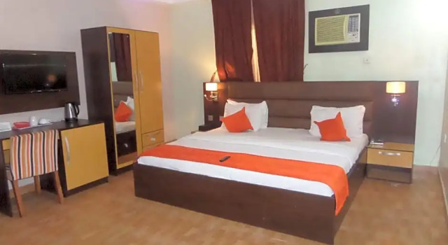 Двухместный номер Deluxe Downtown Royal Hotel