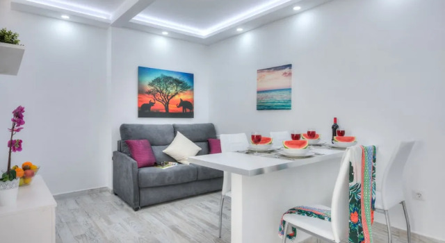 Tidy Little Apartment, Air Conditioning and Pool, Забронировать Апартаменты/квартира Апартаменты Адехе, Апартаменты/квартира
