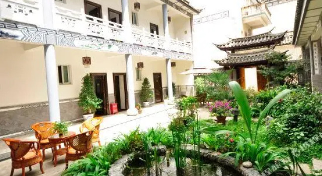 Gantong Courtyard Hotel