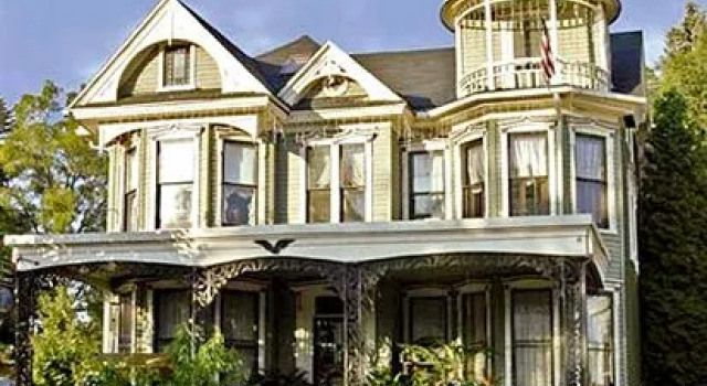 Gelinas Manor Victorian Bed & Breakfast, จอง โรงแรม Boiling Springs เพนซิลเวเนีย
